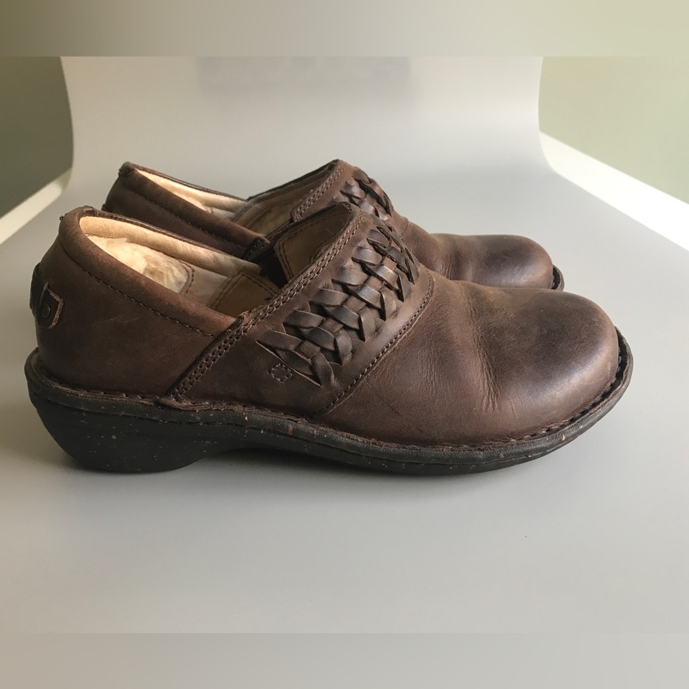 UGG Womens Anika Brown Leather Slip On Clog Size: US 5